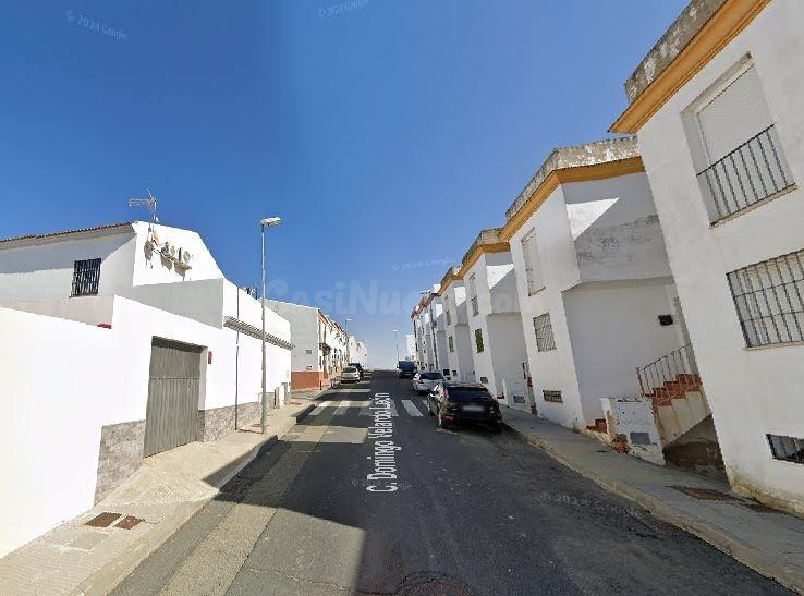 SE VENDE casa adosada OKUPA en C Parroco Domingo V Leon 4 de - foto 2