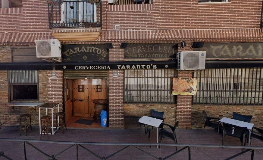 SE VENDEN 2 locales comerciales OKUPA en C Lavaderos  de Yeles (Toledo)