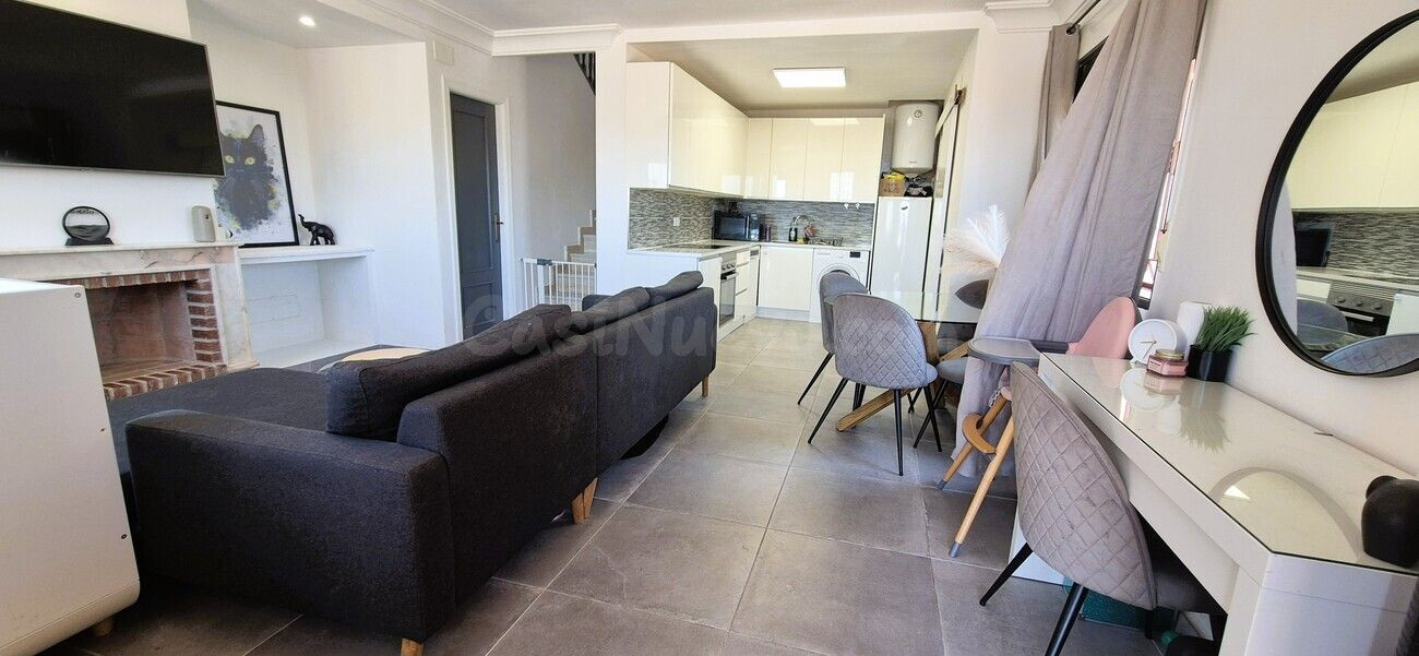 VILLA DE 3 DORMITORIOS Y 1 BAÑO EN VILLAMARTIN, BLUE LAGOON (ORIHUELA COSTA)