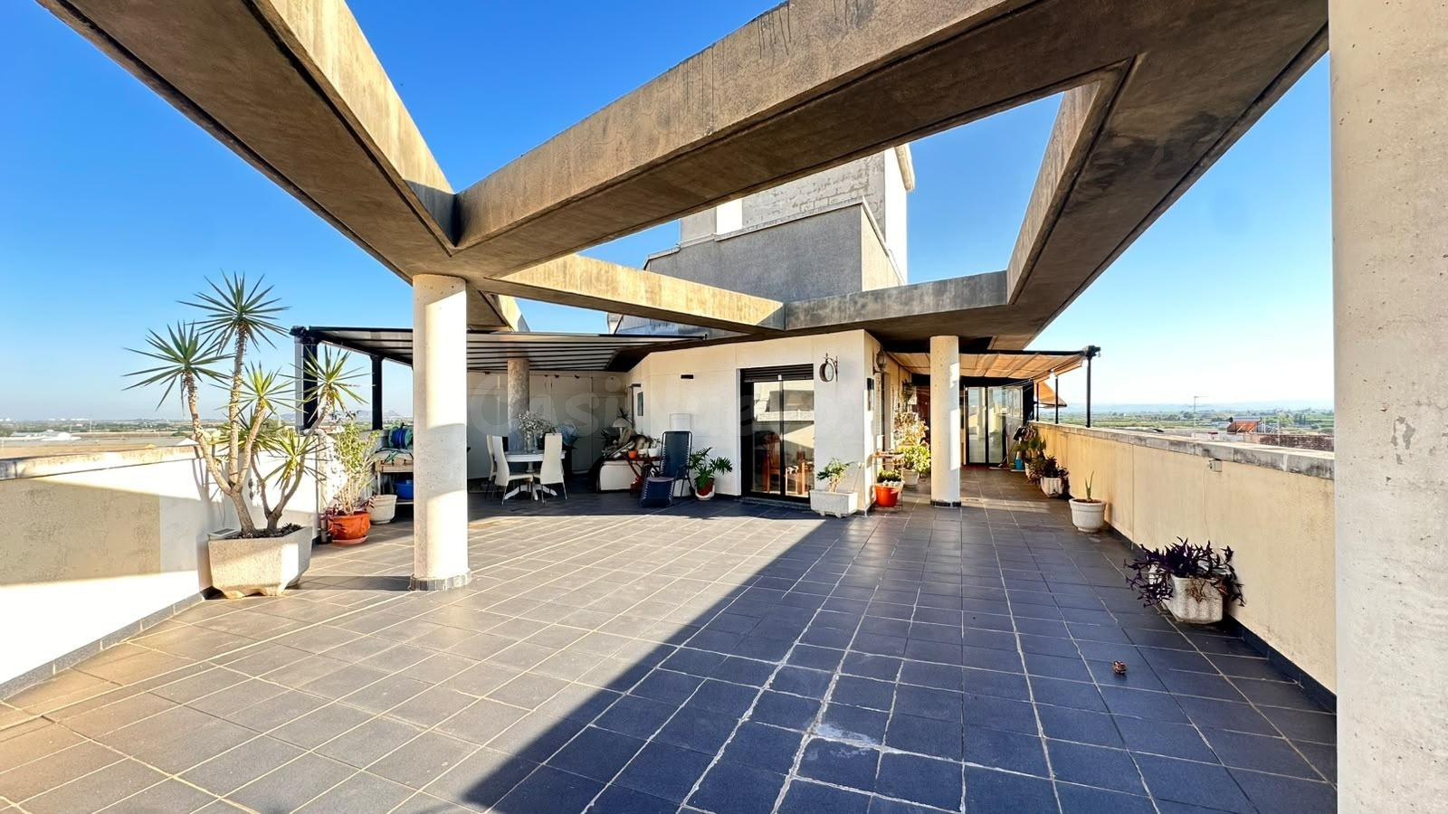 ÁTICO EXCLUSIVO EN VENTA EN BENIFAIÓ – 337 m2 Y TERRAZA DE MÁS DE 200 m2