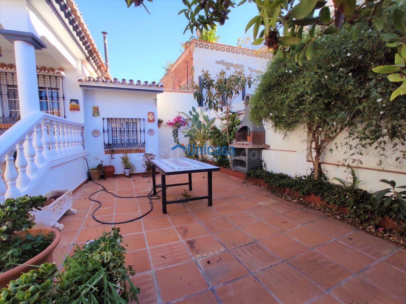 Estupenda casa independiente de una planta más semisótano en - foto 2