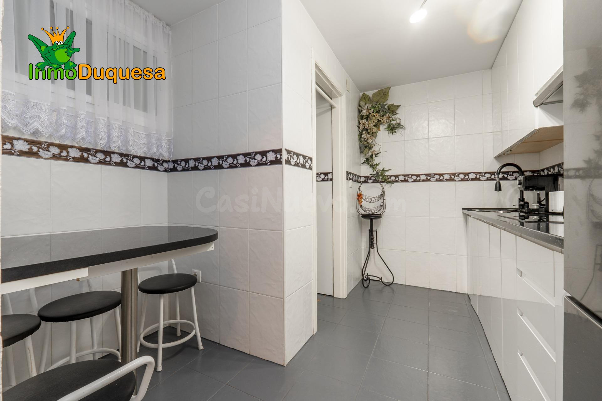 Piso de 2 dorm. con Plaza de aparcamiento en Castell de Ferr - foto 5