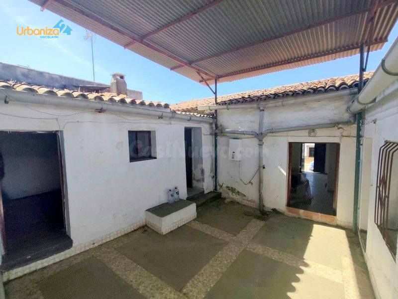 Casa con muchas posibilidades en pleno centro de Villanueva 