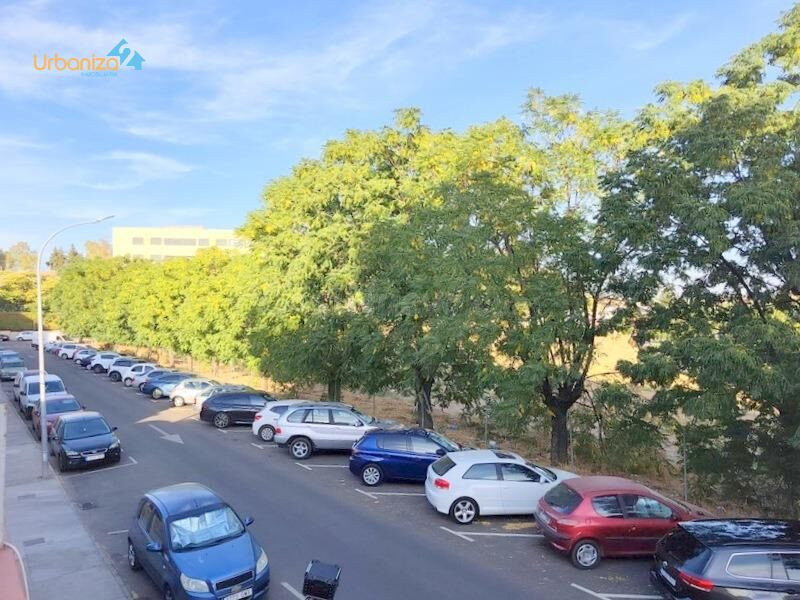 CASA EN SAN FERNANDO CON MUY BUENA SITUACIÓN PARA REFORMAR - foto 2