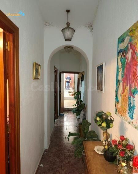 CASA EN SAN FERNANDO CON MUY BUENA SITUACIÓN PARA REFORMAR - foto 4