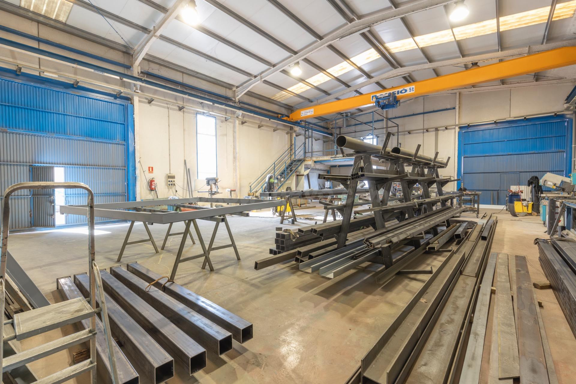 ¡Oportunidad única en Cijuela! Nave industrial lista para em - foto 4