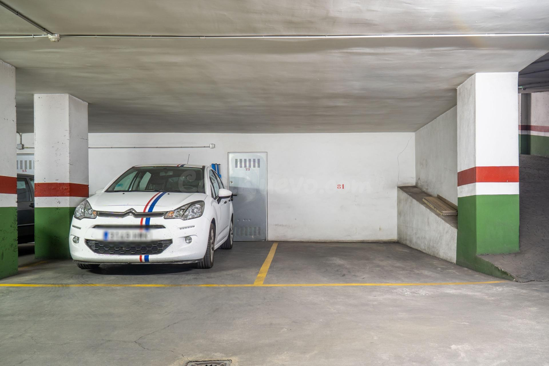 Se vende plaza de garaje en Parque Lagos cerca de Carrefour