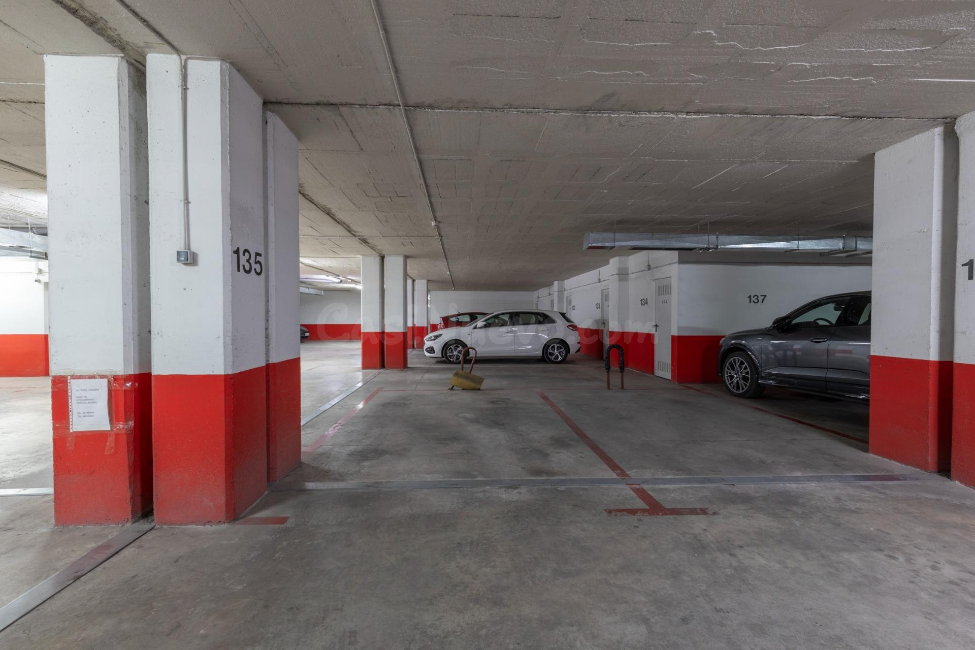 Plaza de garaje en urbanización privada pts - foto 3