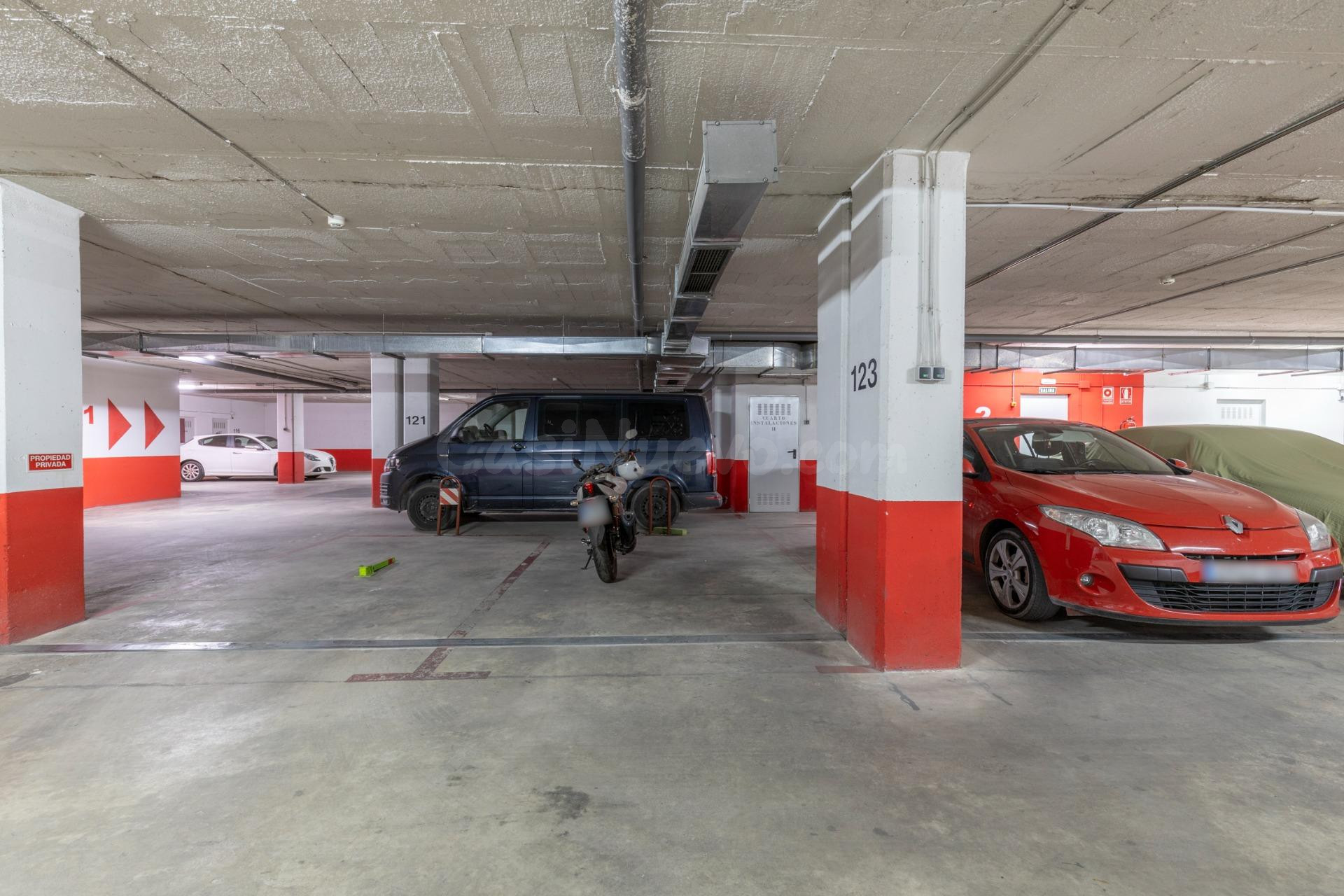 Plaza de garaje en urbanización privada pts - foto 5
