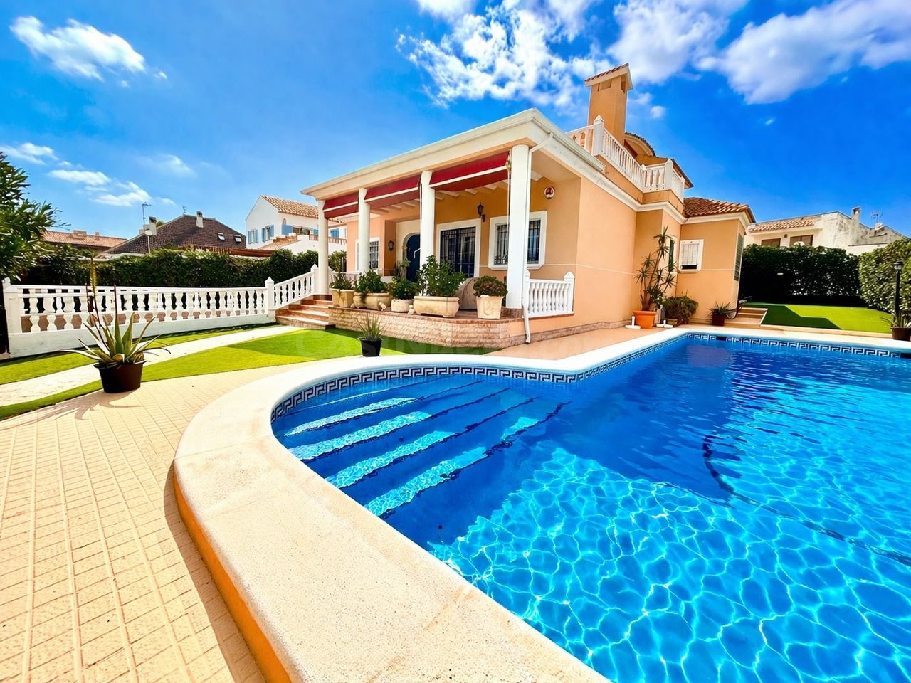 Villa 6 habitaciones 440m² en venta - Los Europeos