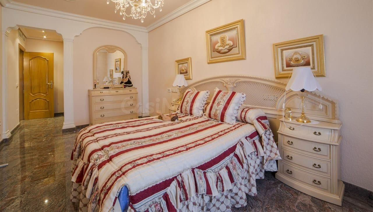 Casa 5 habitaciones 630m² en venta - Los Alcázares