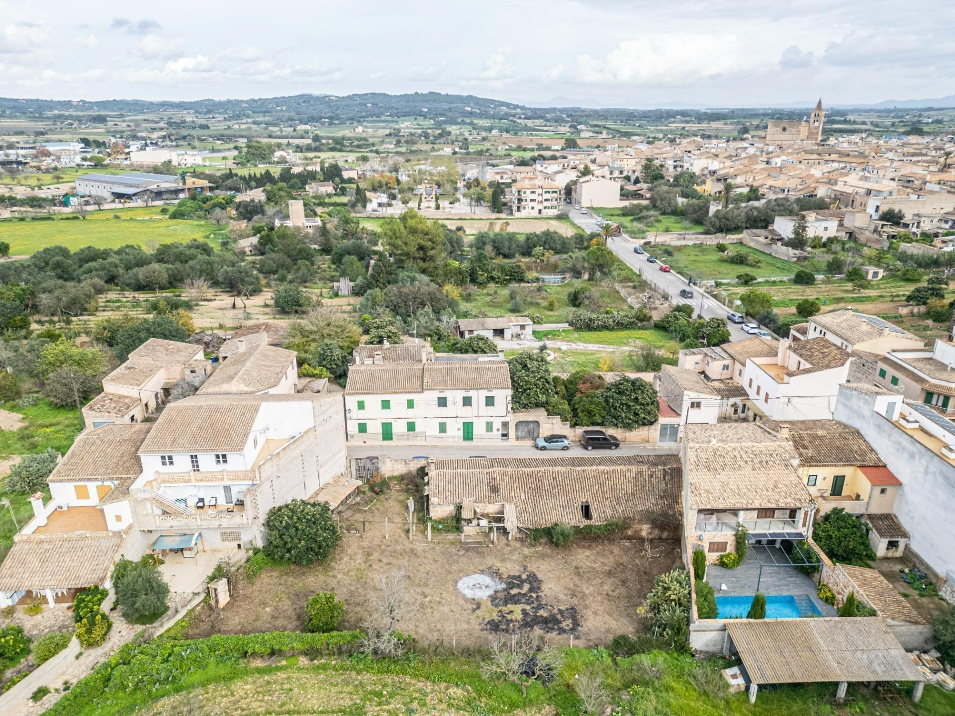 Casa con terreno con opción a desarrollo plurifamiliar
