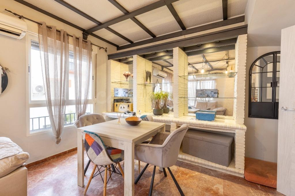 En venta casa adosada junto estación de autobuses - foto 2