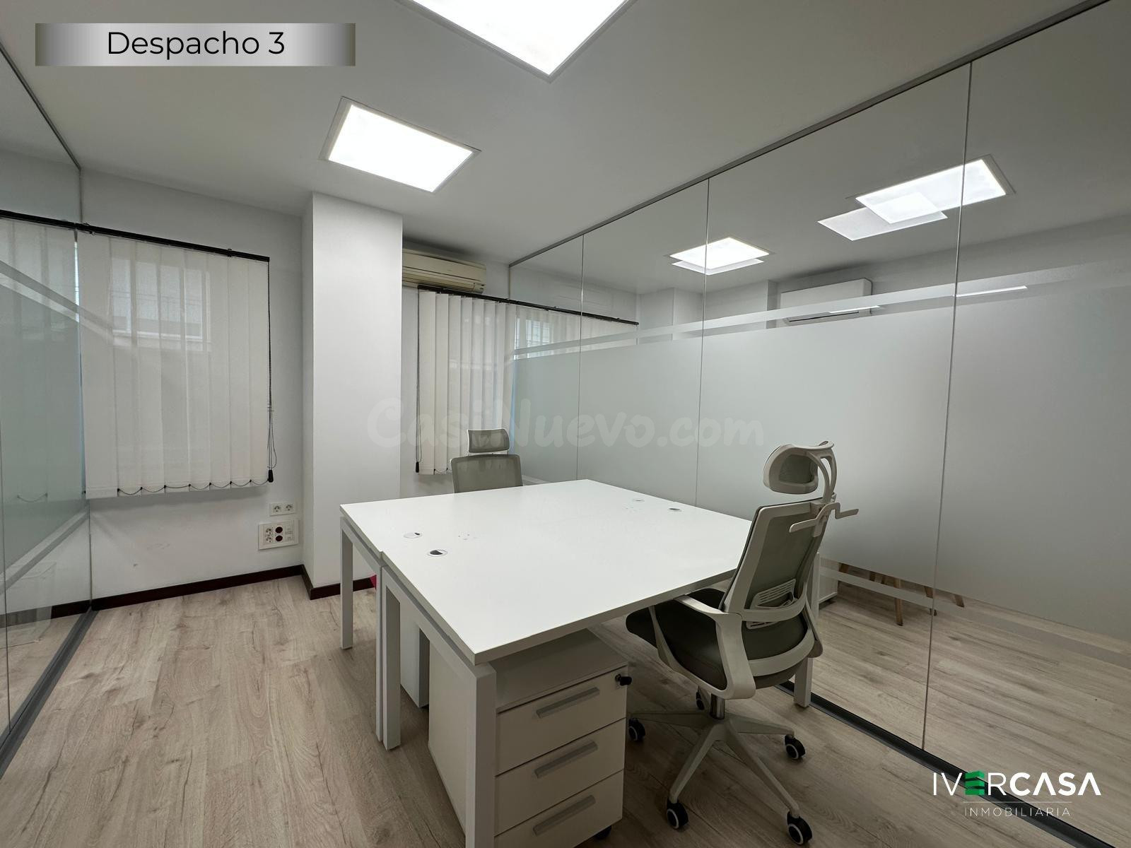 DESPACHO EN ALQUILER PROFESIONAL EN CENTRO DE NEGOCIOS – ÁNGEL GANIVET, GRANADA