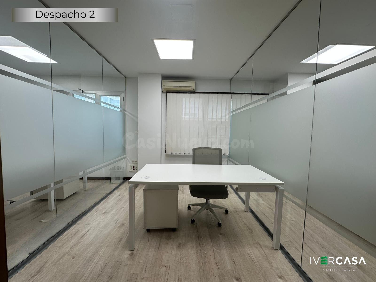 DESPACHO EN ALQUILER PROFESIONAL EN CENTRO DE NEGOCIOS – ÁNGEL GANIVET, GRANADA