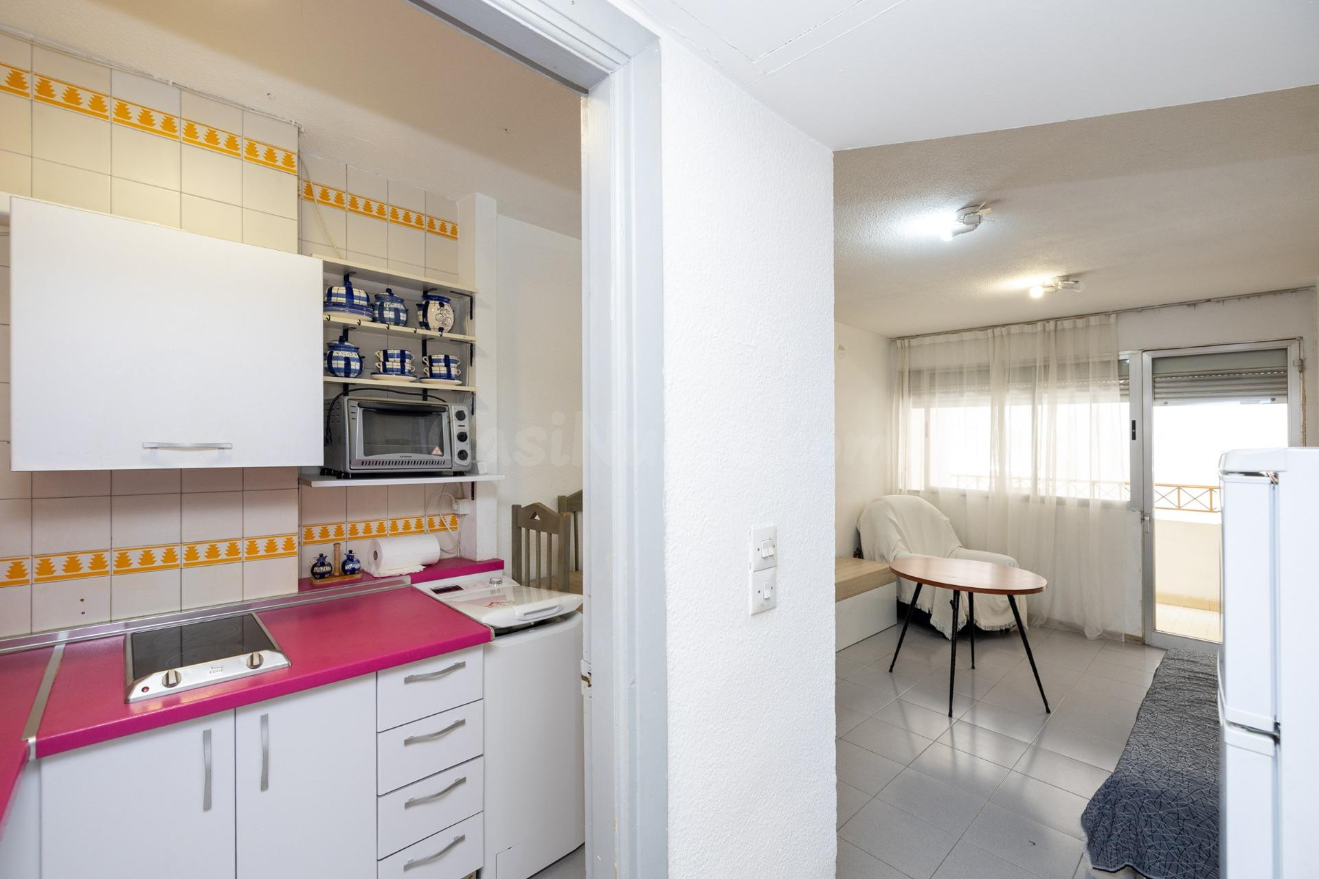PISO DE 1 DORMITORIO CON TERRAZA Y EXCELENTE UBICACIÓN JUNTO AL MERCADONA
