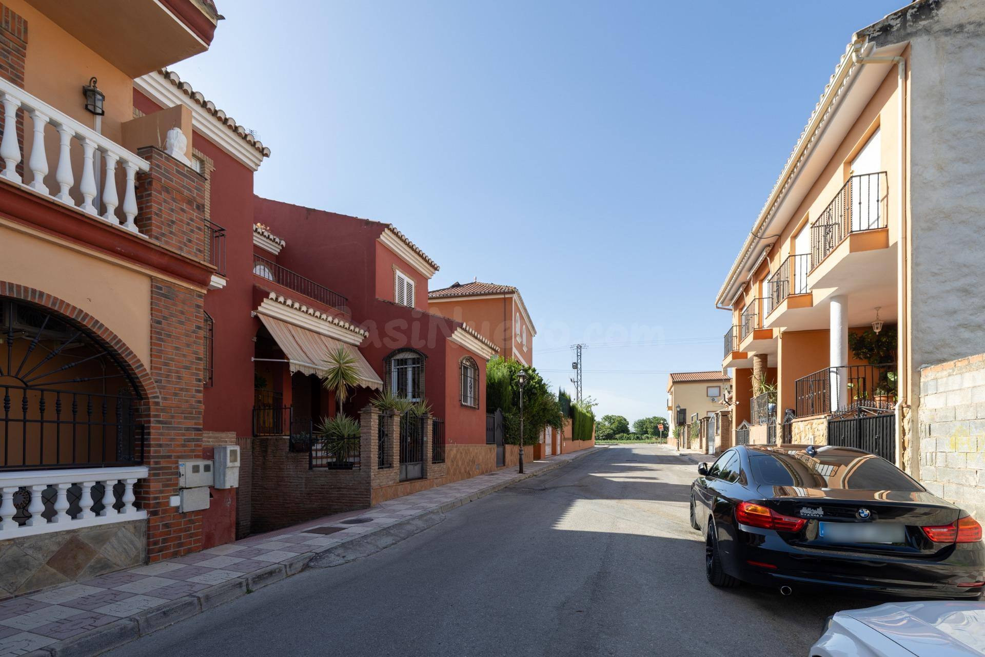 Preciosa casa en Ambros lista para entrar - foto 2