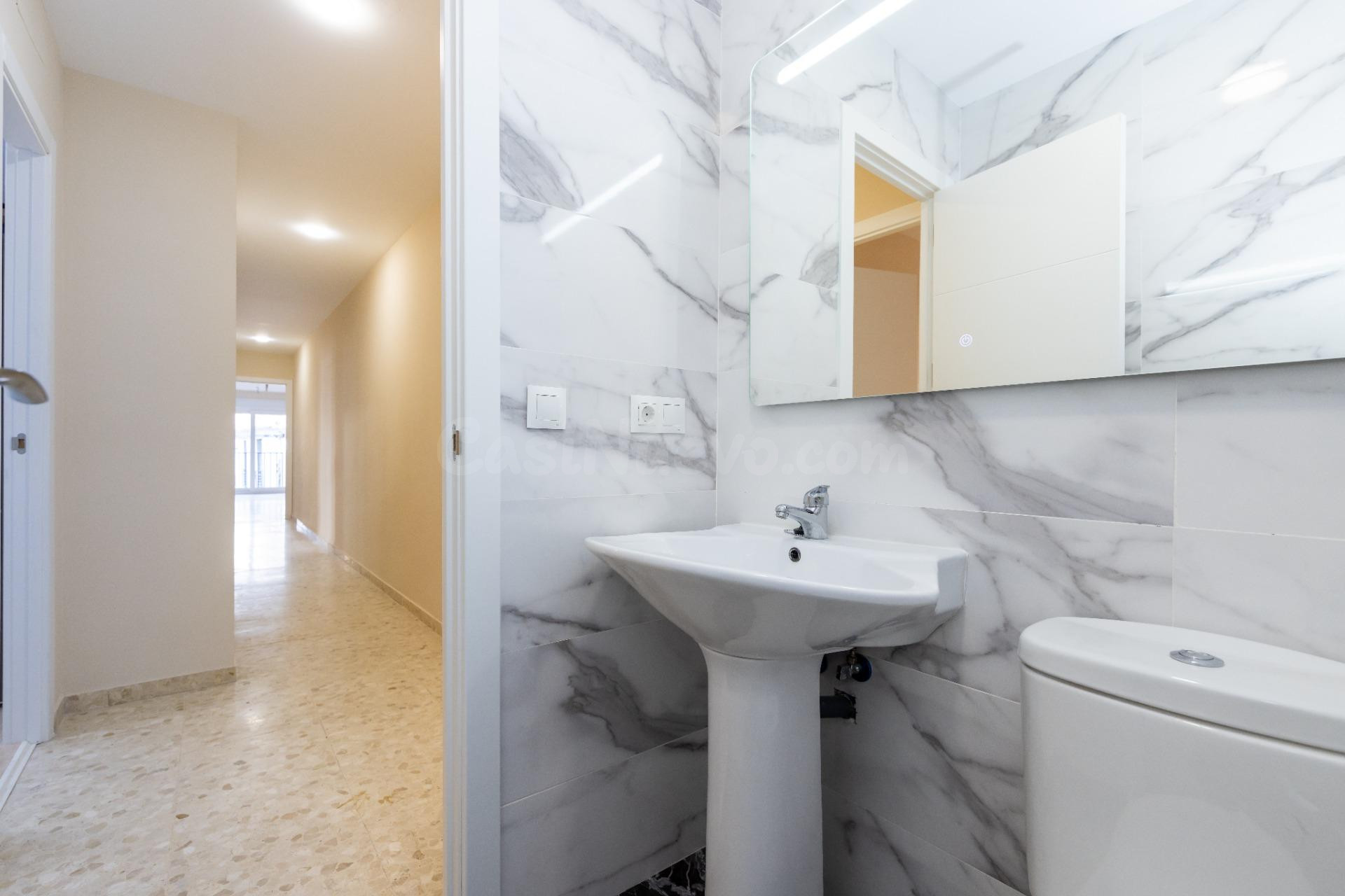 Espectacular Piso Reformado de 4 Dormitorios con Garaje en e - foto 5