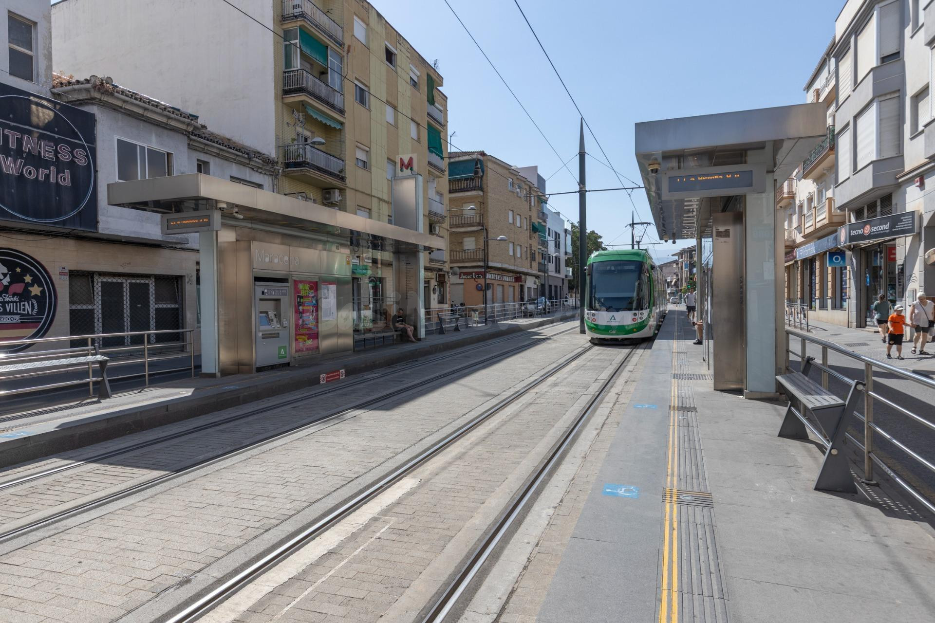 Plaza de garaje amplia en Maracena, con fácil acceso y junto - foto 5
