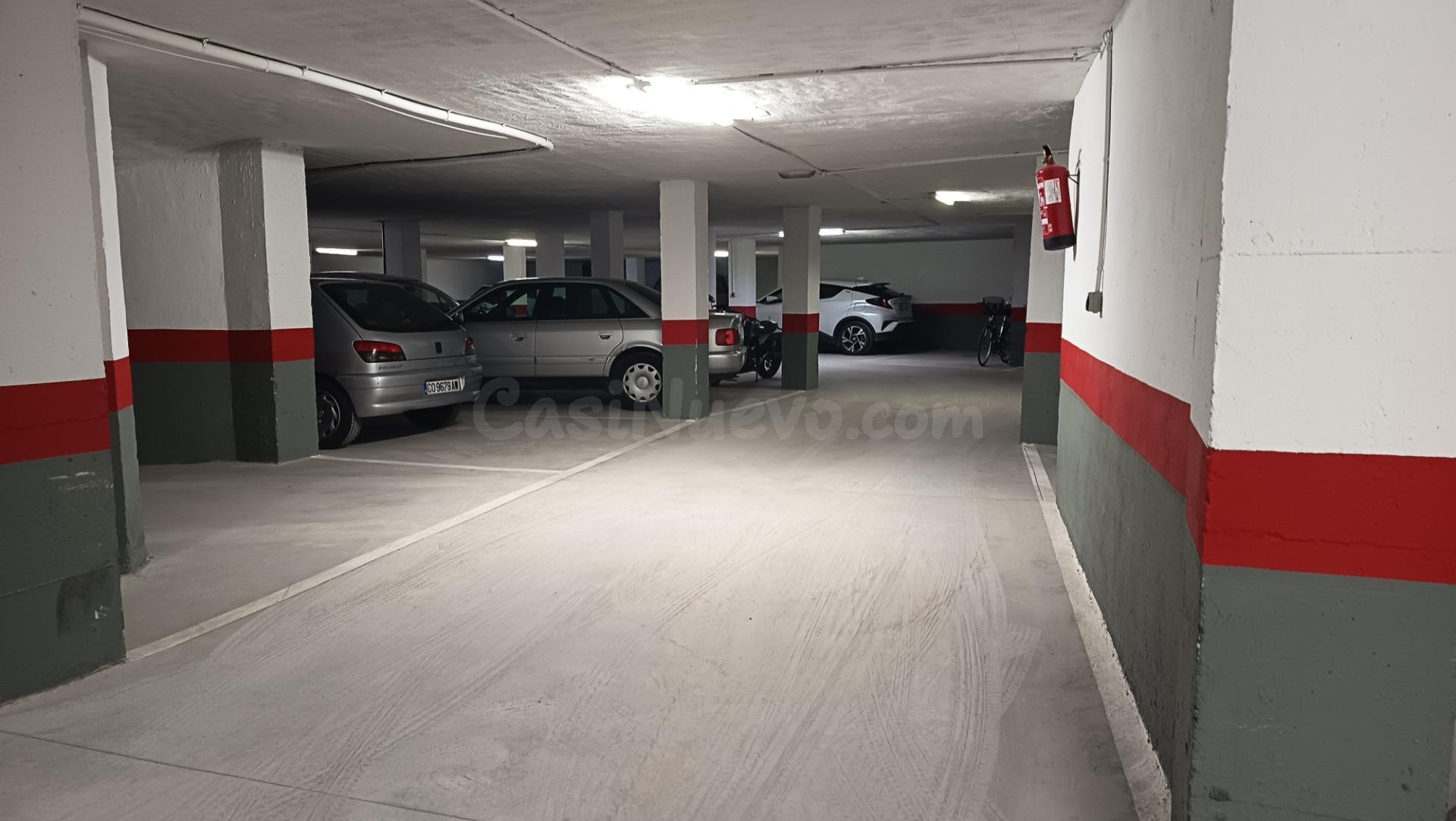 Se vende Cochera en la Plaza Emilio Luque