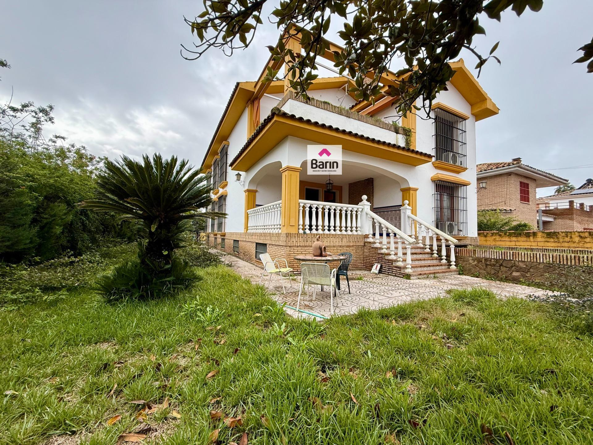 460m2 en El Tablero: No es un chalet, son dos viviendas independientes.