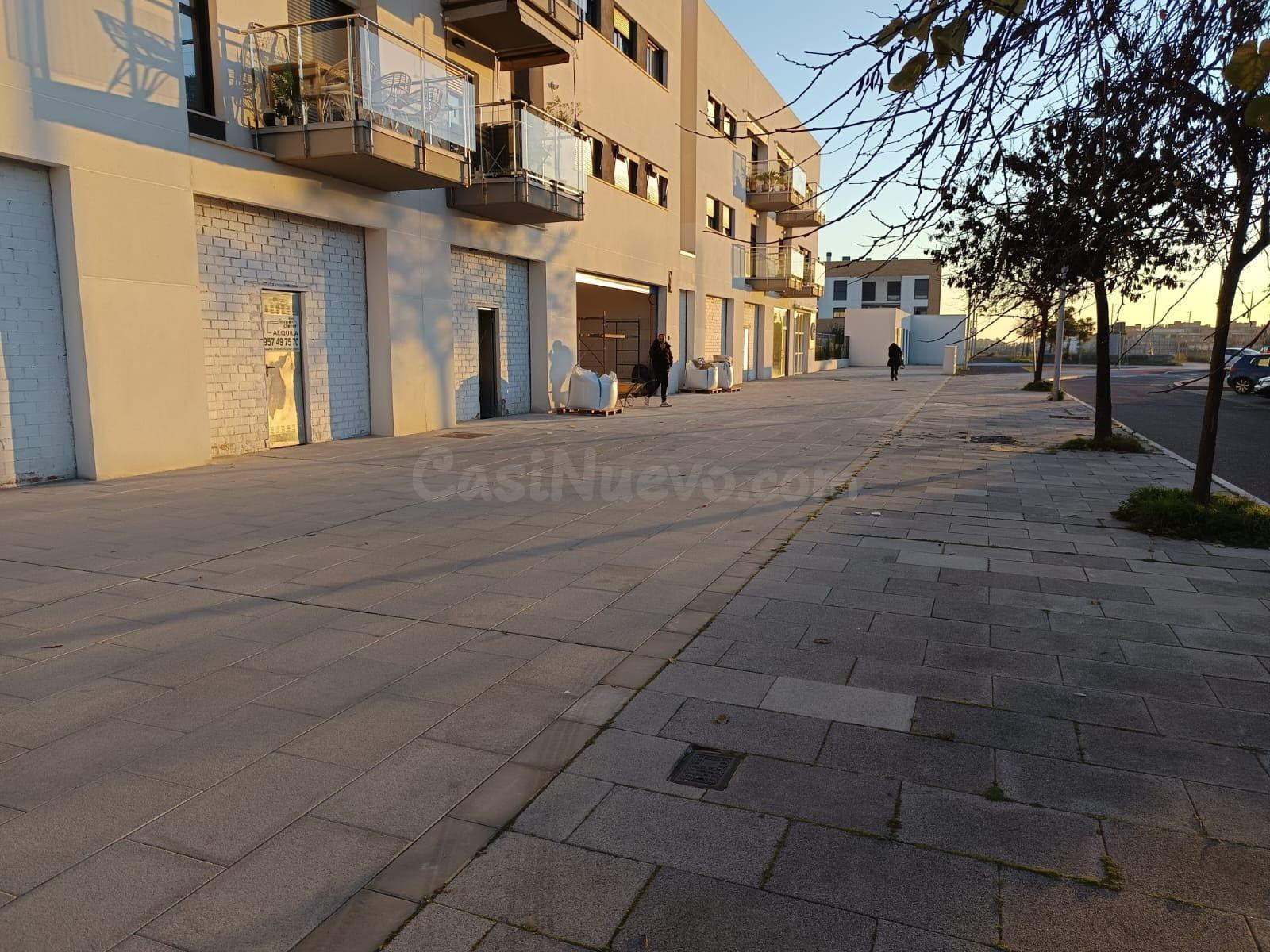 LOCAL EN BRUTO  EN ZONA DE EXPANSIÓN .IDEAL PARA CUALQUIER NEGOCIO