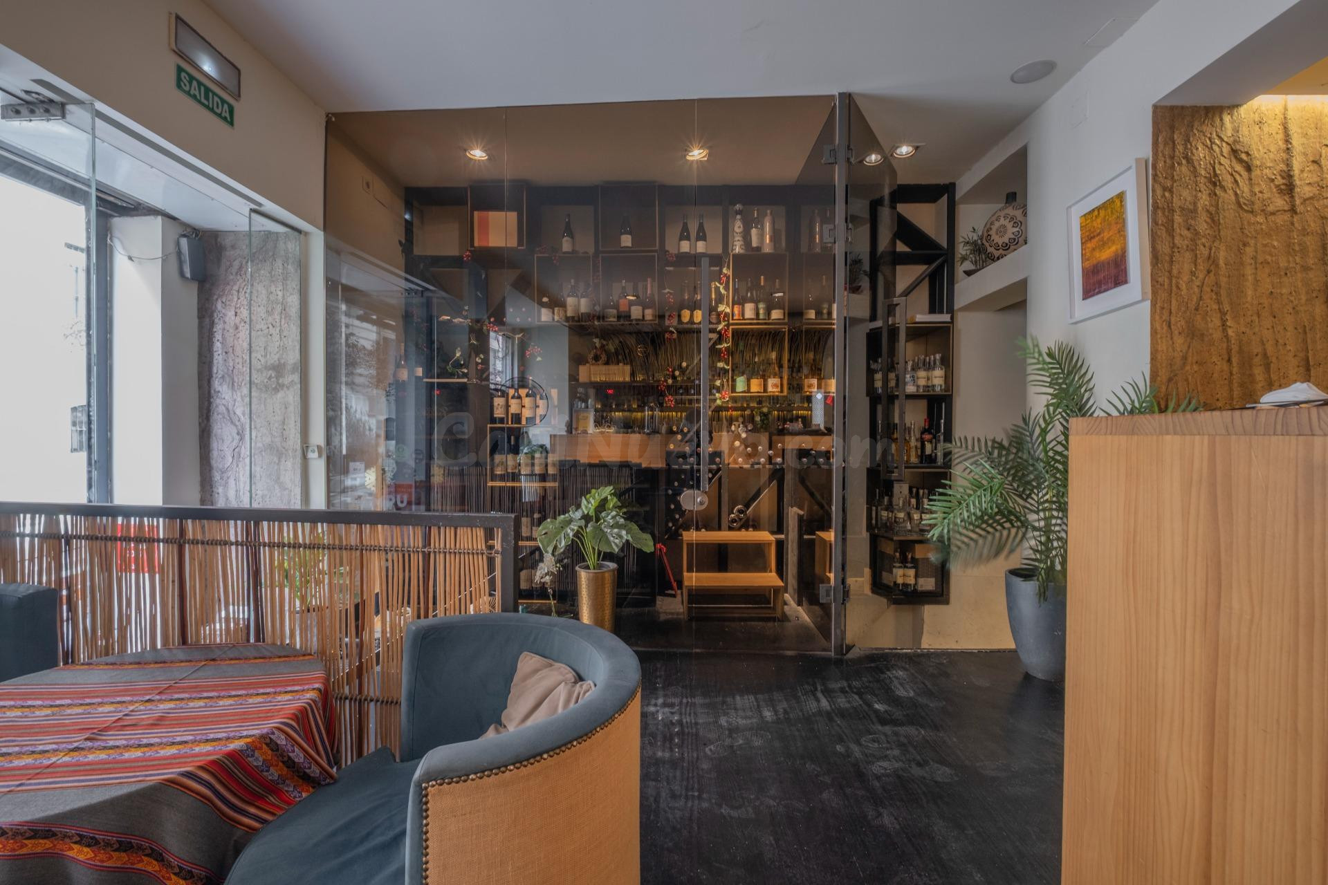 TRASPASO de LOCAL con LICENCIA DE RESTAURANTE en CALLE PRIM - foto 4