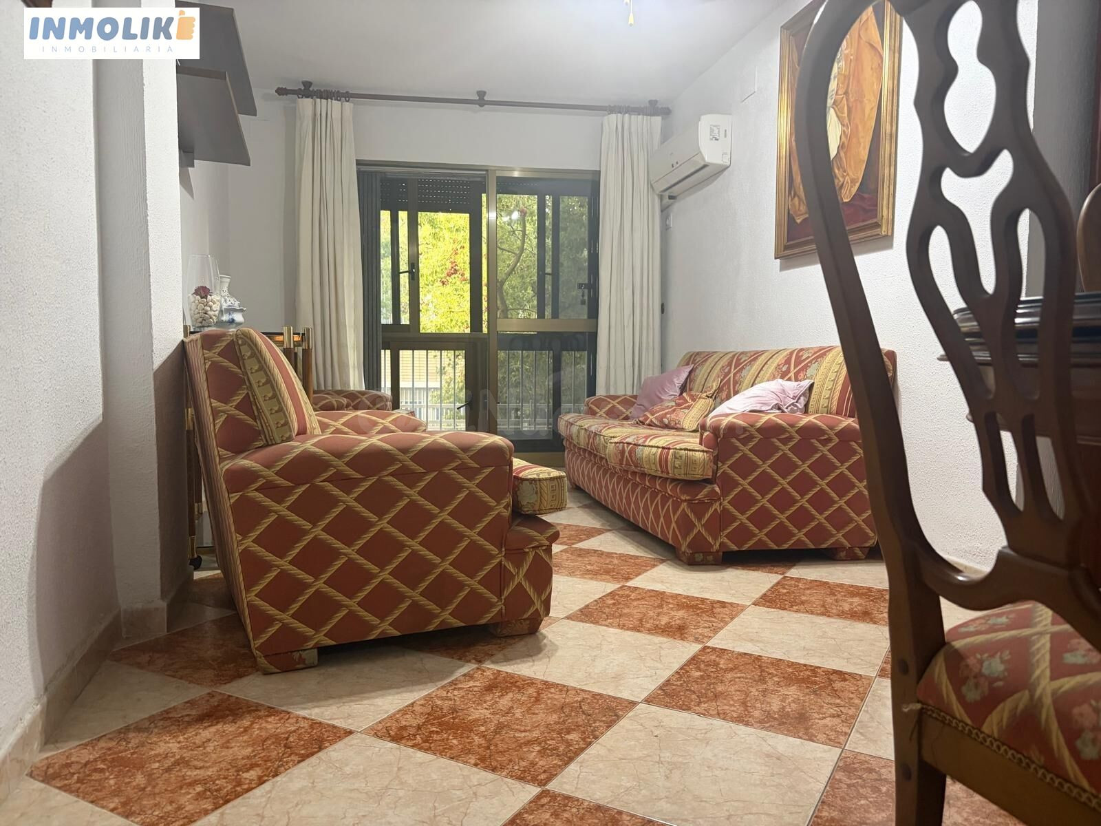 PISO EN VENTA EN AV. ALMOGAVARES CON CUATRO DORMITORIOS - foto 2