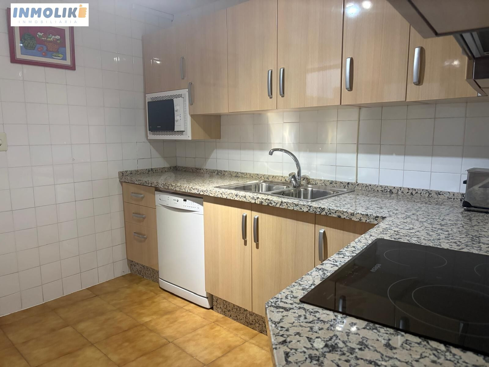 PISO EN VENTA EN AV. ALMOGAVARES CON CUATRO DORMITORIOS - foto 3
