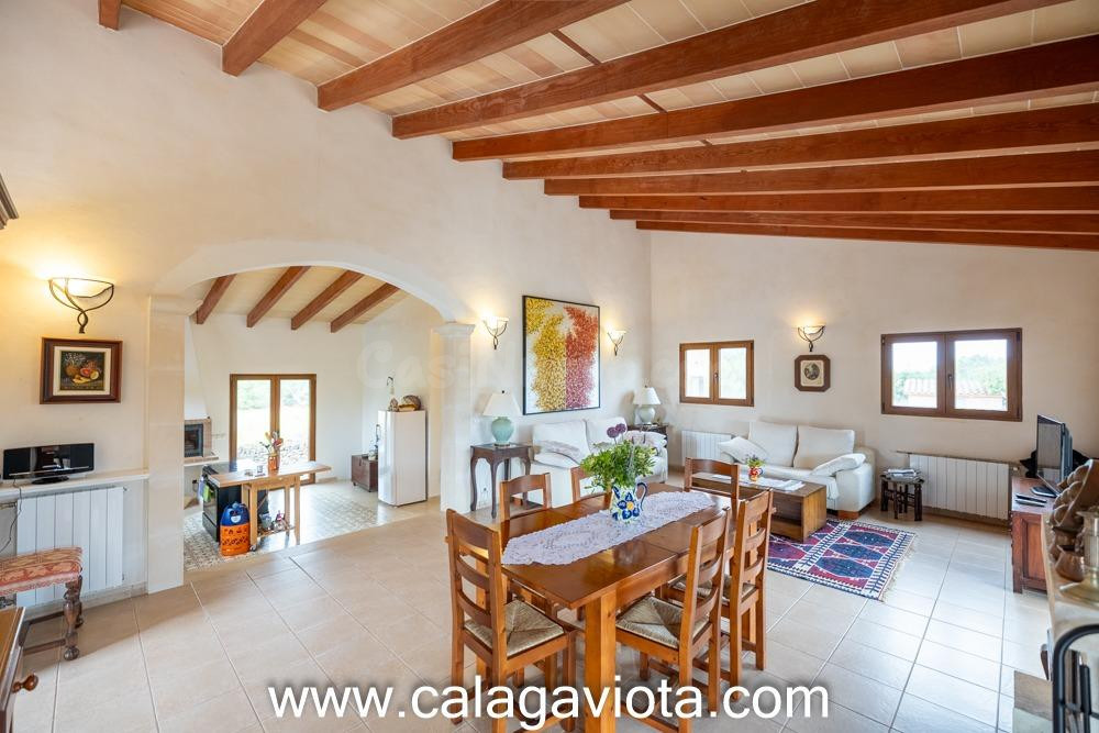Encantador chalet con piscina y gran terreno a solo 2 minuto - foto 5