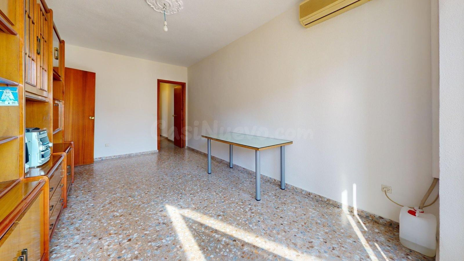 Amplio piso en Córdoba, zona Levante - Ideal para primera vi - foto 3