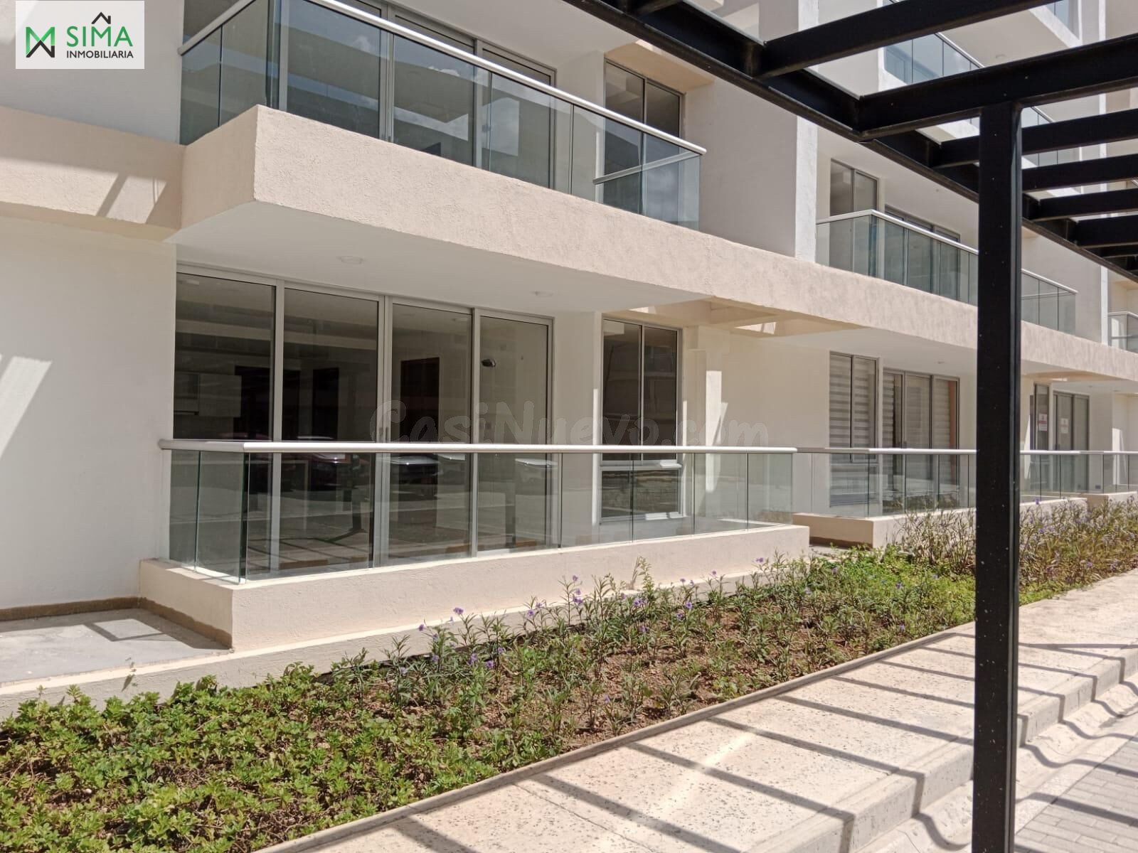 SE VENDE HERMOSO APARTAMENTO EN ZONA NORTE - foto 2