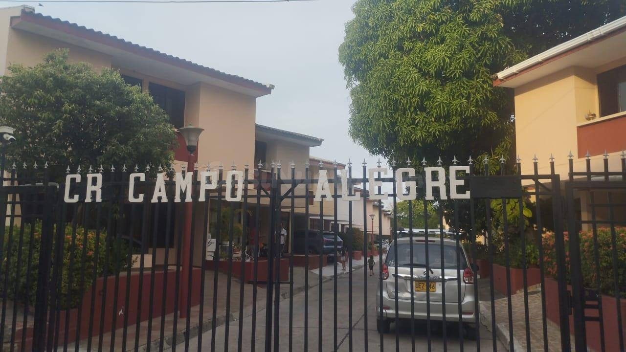 SE VENDE HERMOSA CASA EN MANGA