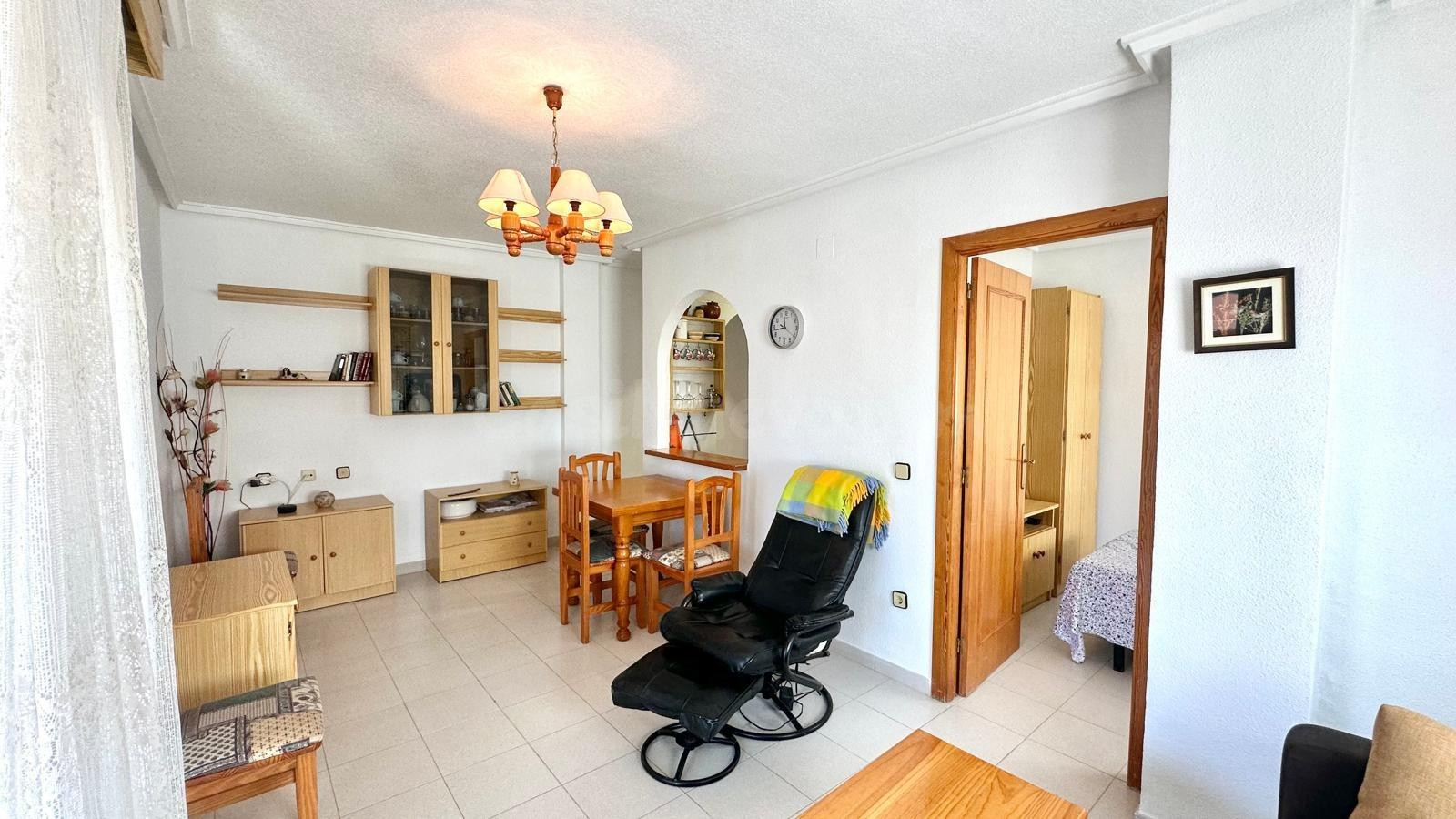 ATICO CON 2 HAB 1 BAÑO A 300 METROS DE LA PLAYA CON PISCINA COMUNITARIA
