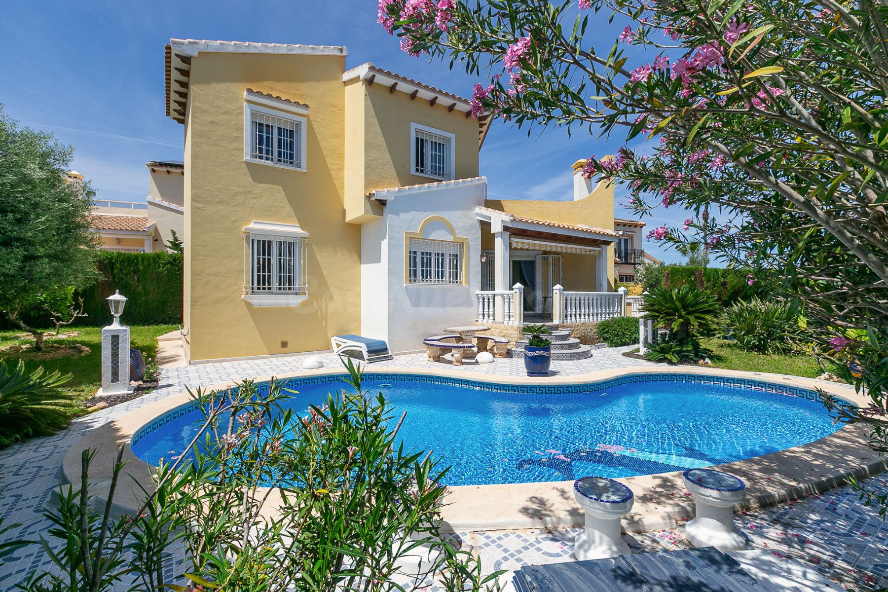 Villa 3 habitaciones 194m² en venta - Villamartín-Las Filipinas