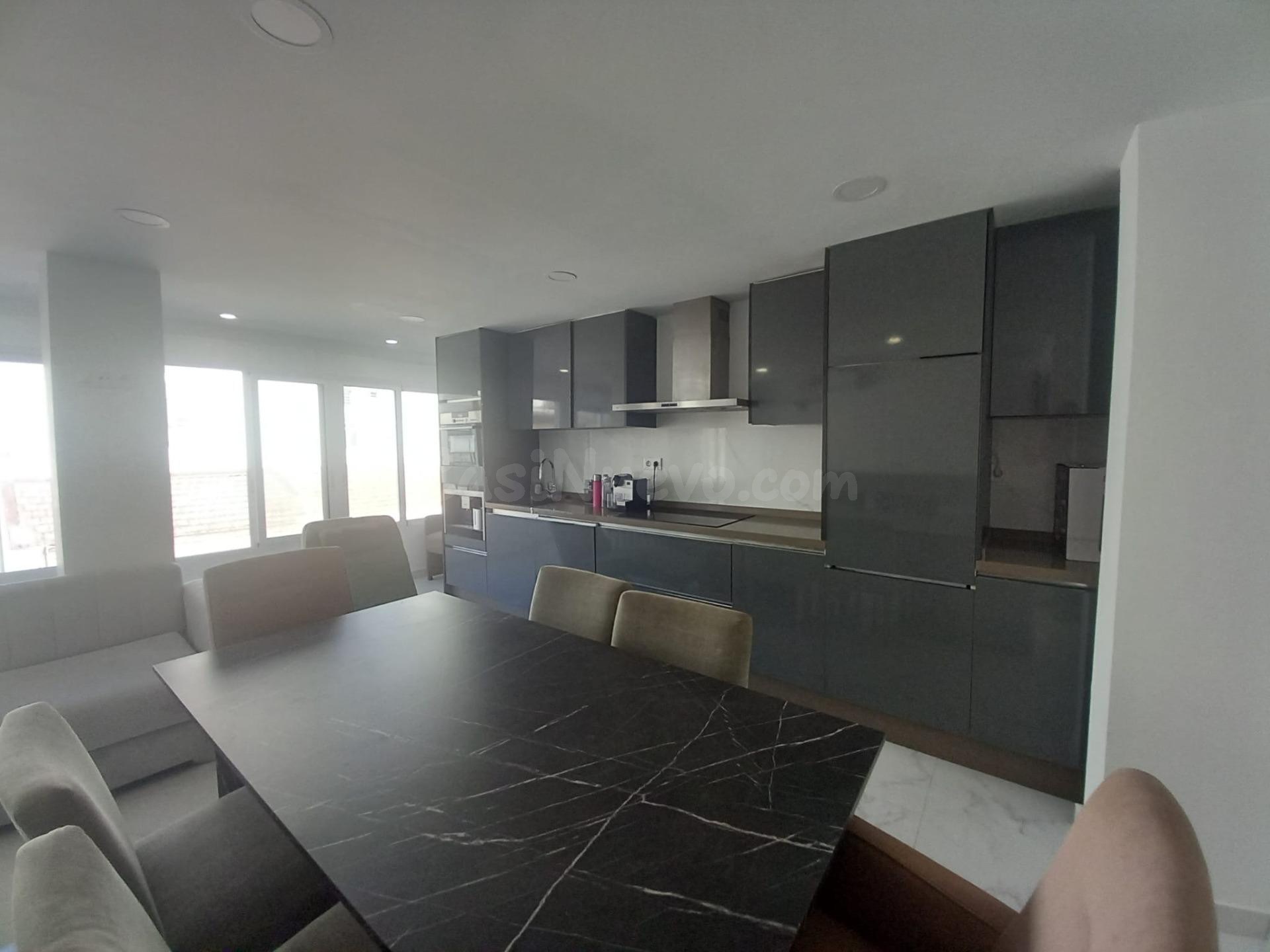 Piso totalmente reformado muy bien ubicado - foto 3