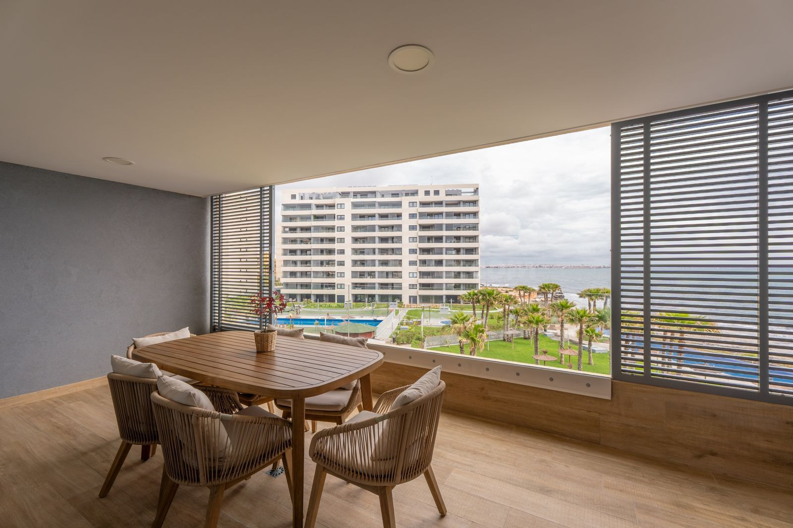 Apartamento de 3 dormitorios en Punta Prima