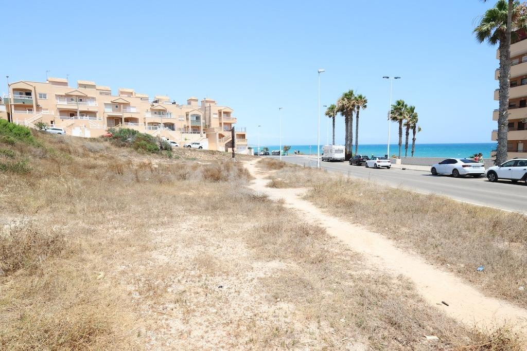 La Mata parcela primera linea para hotel - foto 2