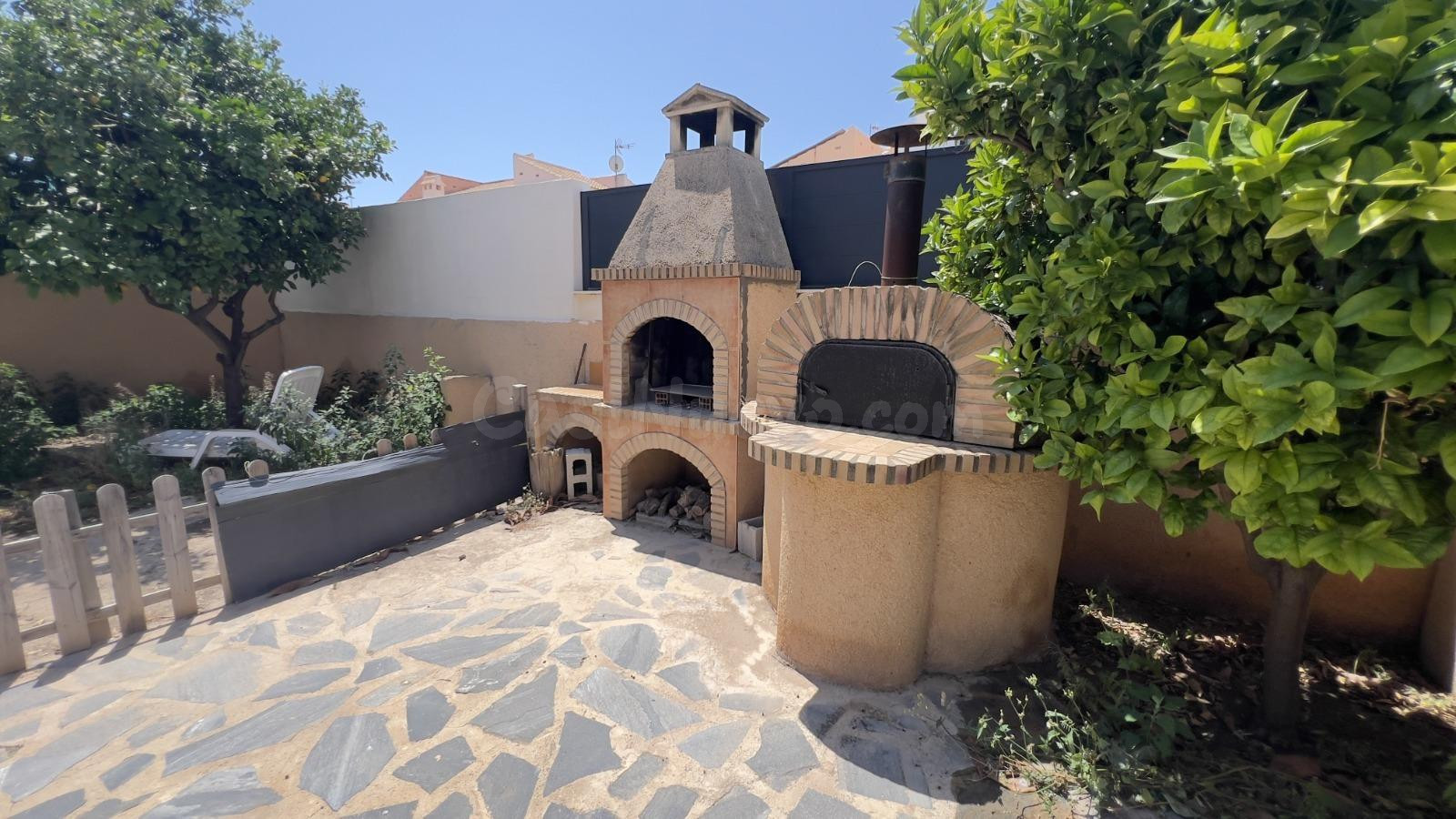 EXCLUSIVA CASA PAREADA DE 192 M2 CON PARCELA DE 422 M2 Y SÓT - foto 4