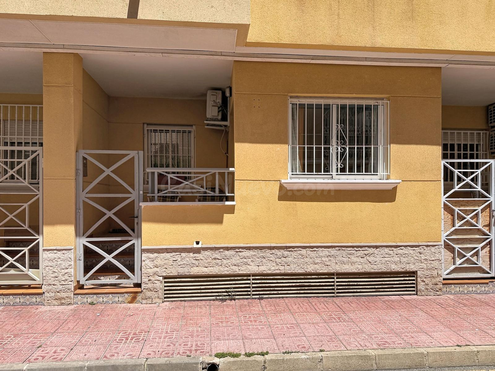 APARTAMENTO EN PLANTA BAJA CON PARKING OPCIONAL A 200M DEL MAR
