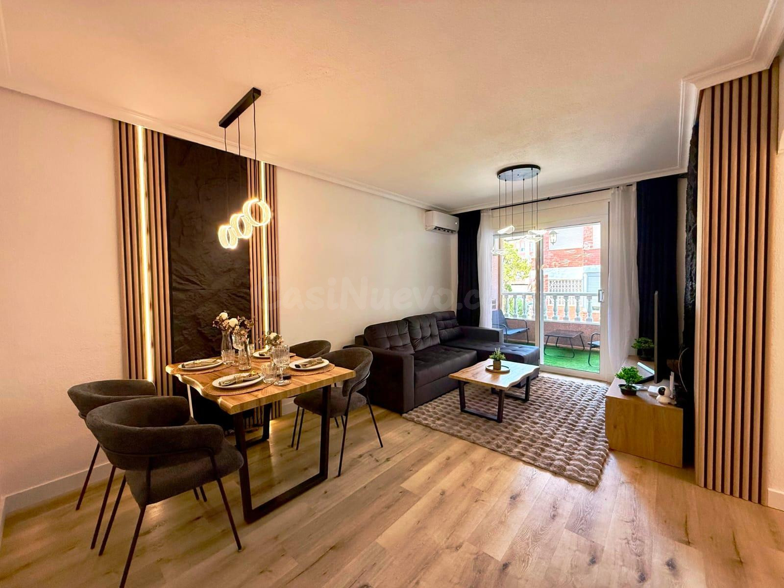 APARTAMENTO REFORMADO DE 2 DORMITORIOS A 240 M DE LA PLAYA