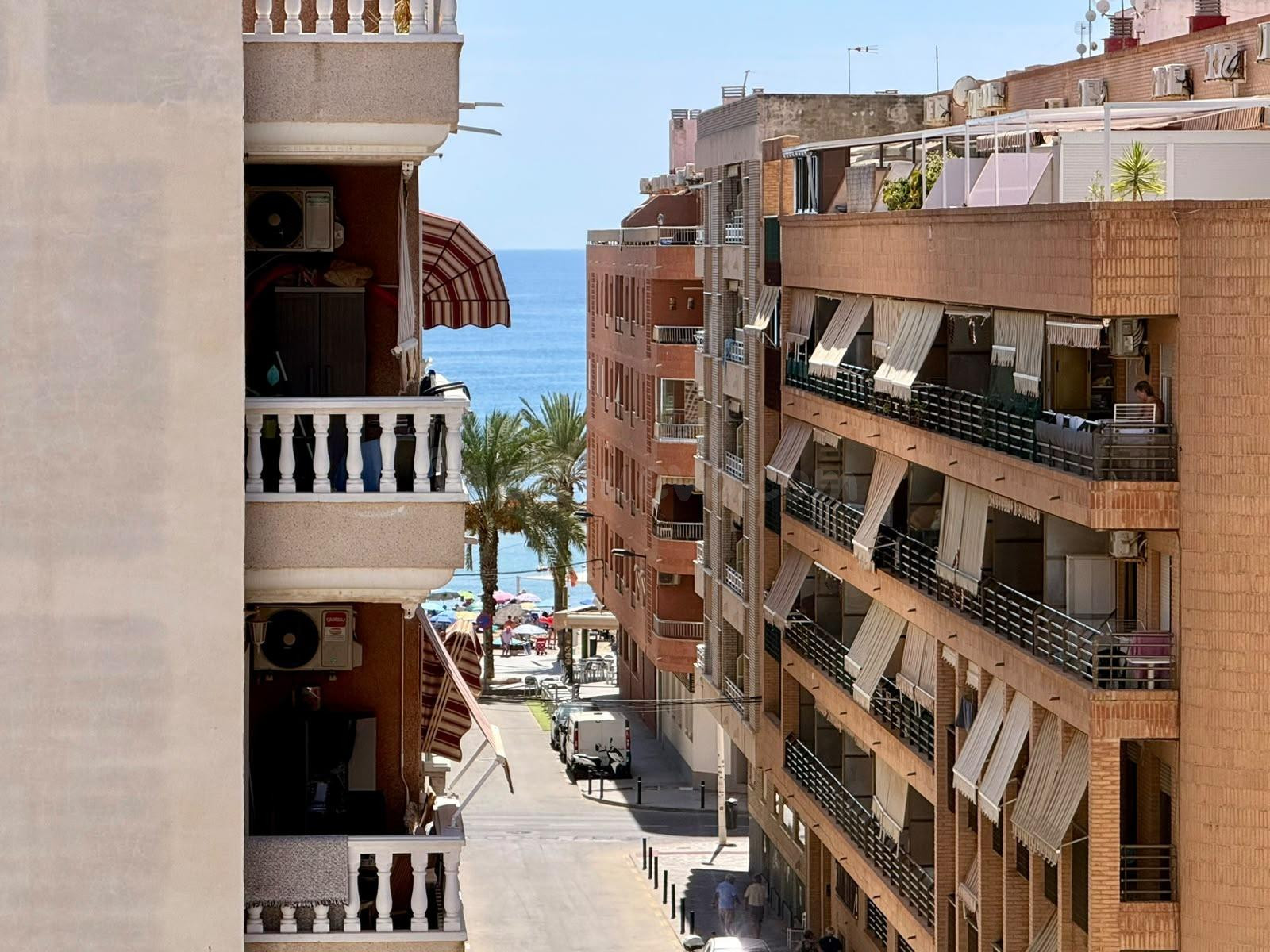 Apartamento de 1 dormitorio con vistas laterales al mar a 200 metros de Playa del Cura