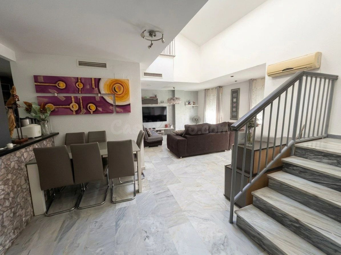 Espectacular Ático Dúplex con Terraza de 20 m2 en San Roque