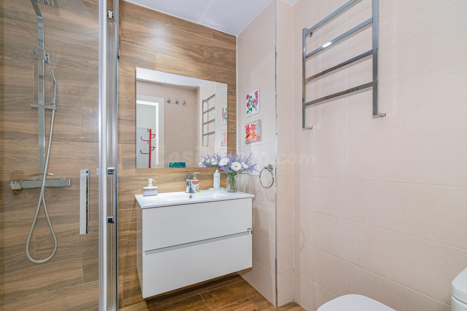Precioso duplex moderno con patio - foto 5