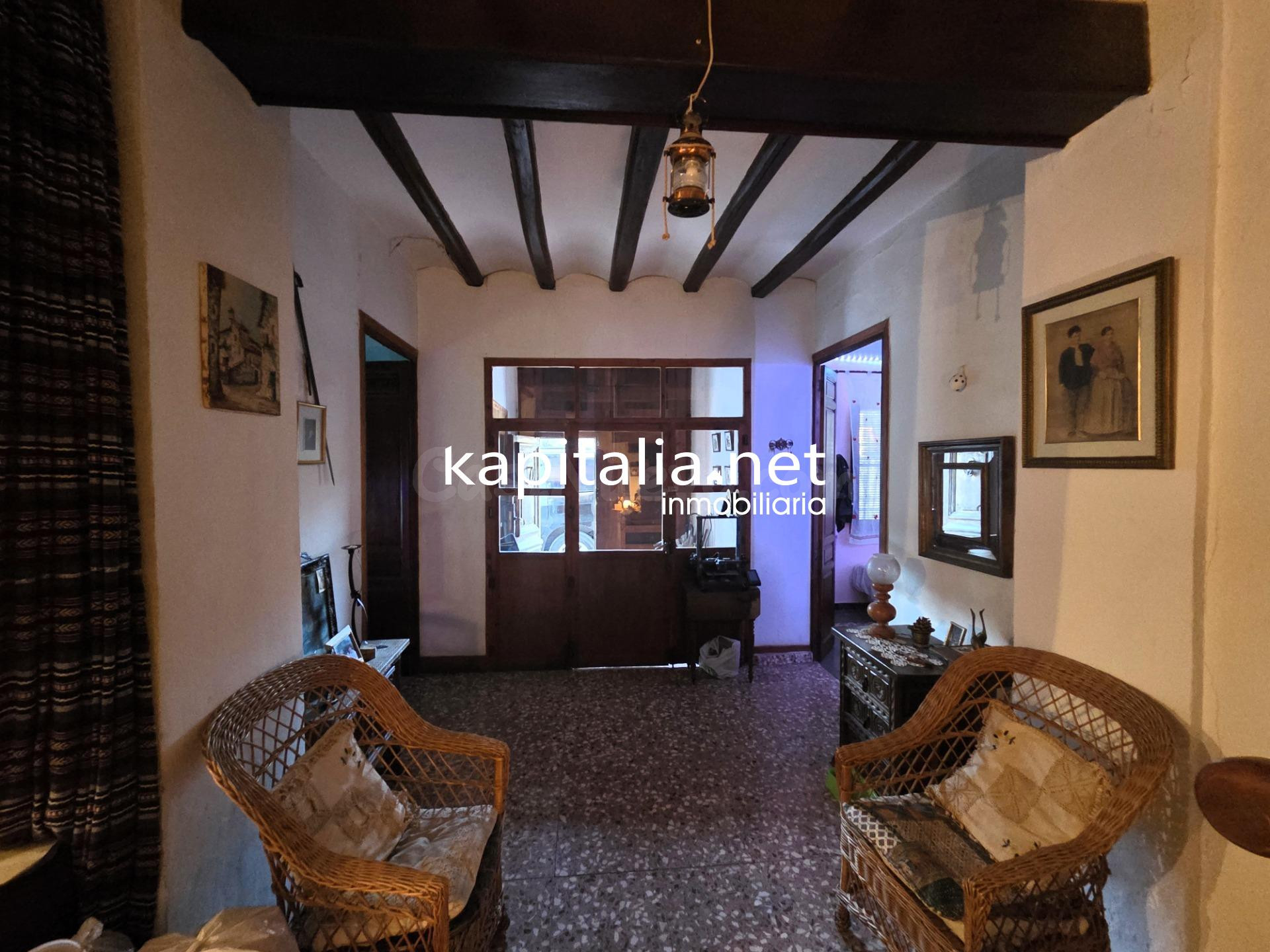 Encantadora Casa en Quatretondeta - Ideal para Entrar a Vivi - foto 2