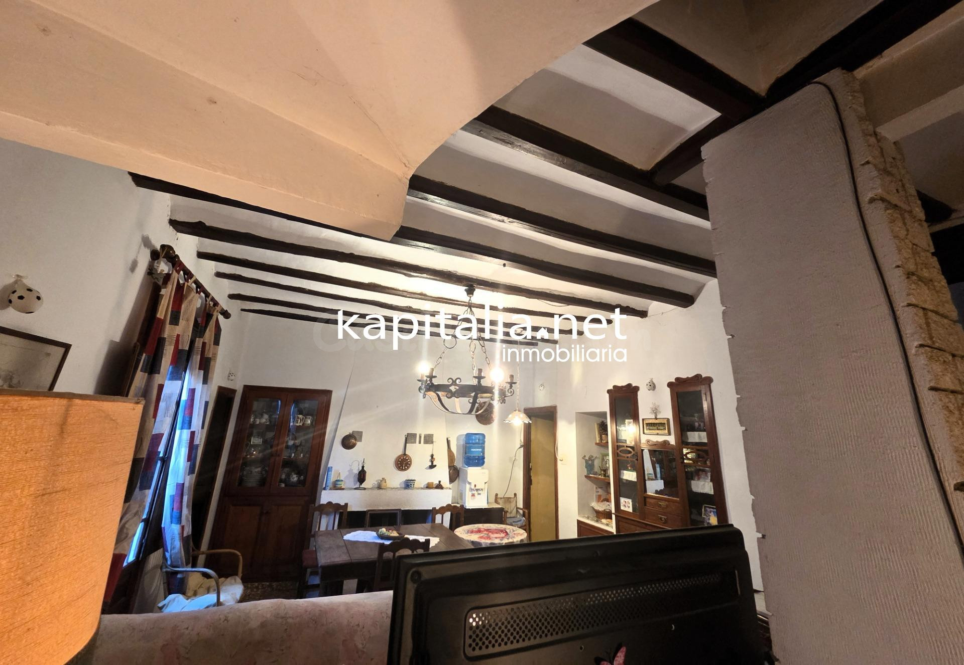 Encantadora Casa en Quatretondeta - Ideal para Entrar a Vivi - foto 4