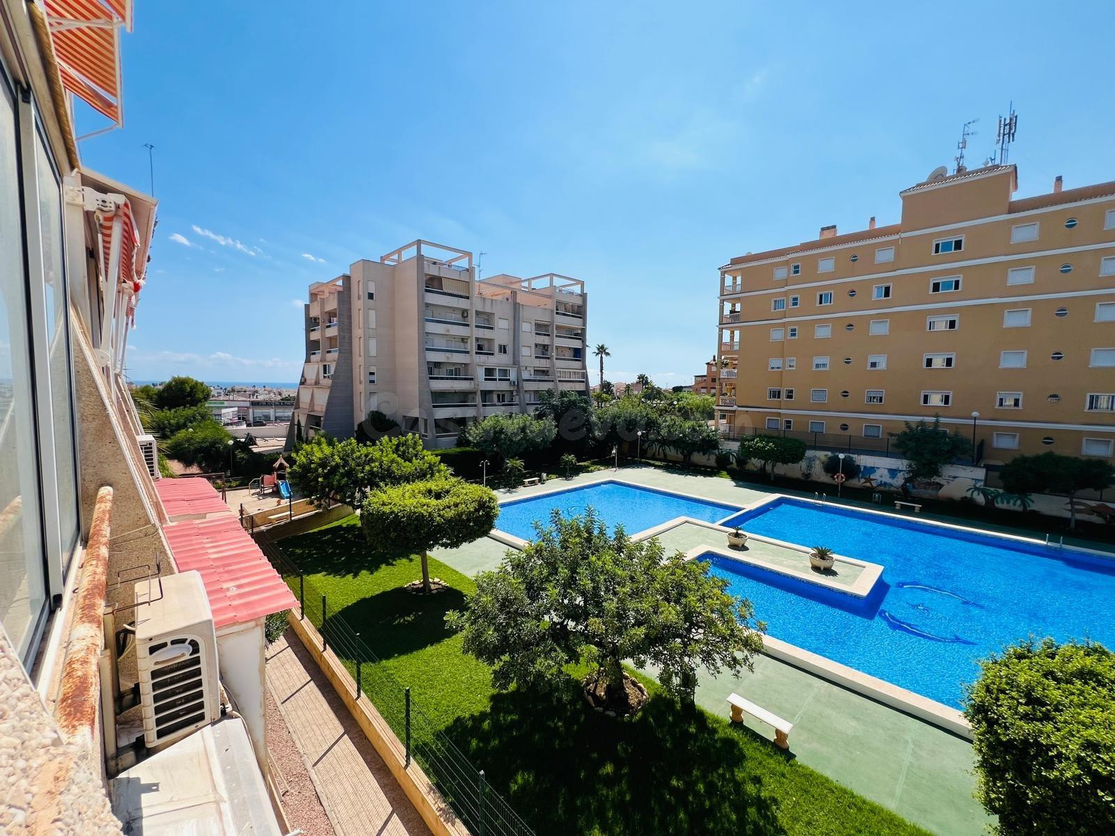 ☀️ OPORTUNIDAD EN EXCLUSIVA EN AGUAS NUEVAS – TERRAZA, PISCINA Y VISTAS AL MAR