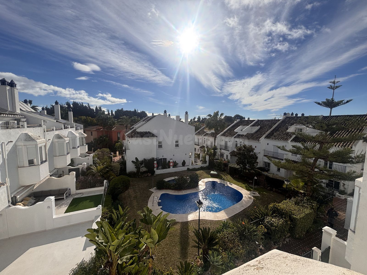Adosado 4 habitaciones 300m² en alquiler - Marbella