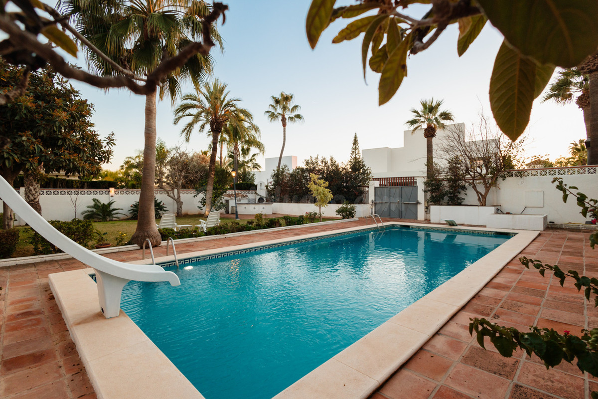 Villa 4 habitaciones 245m² en alquiler - Gamarra - foto 2