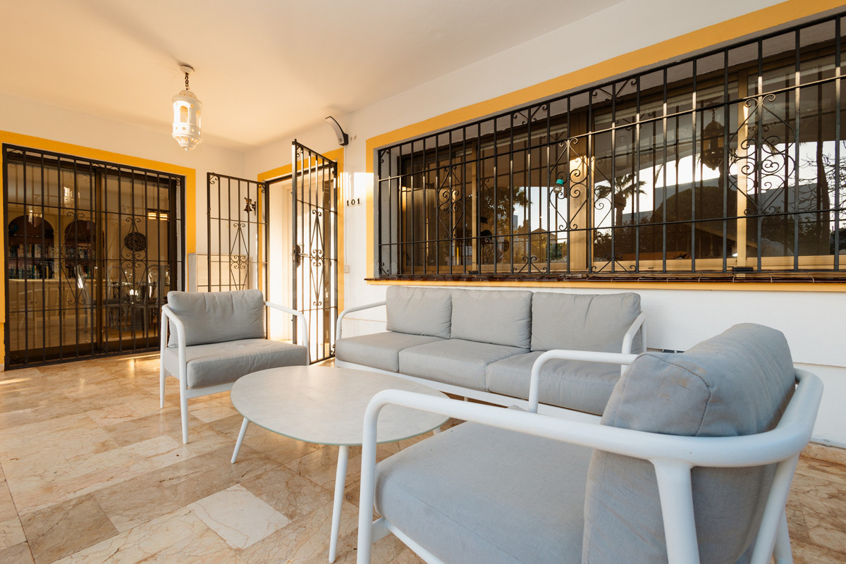 Villa 4 habitaciones 245m² en alquiler - Gamarra - foto 3